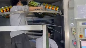Вот в такой камере линза становиться защитной от УФ лучей.