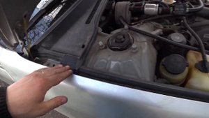 TOYOTA Camry XV30 - замена верхней петли передней правой двери за 217 рублей.