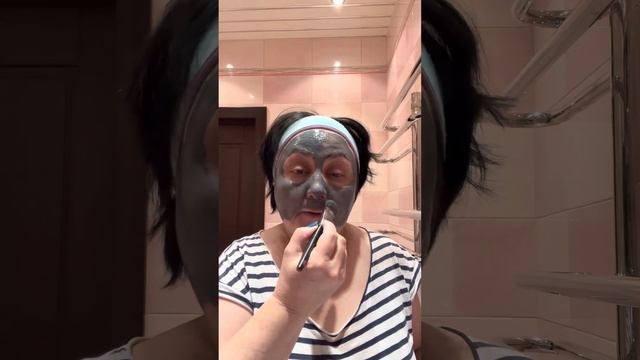 Маска на основе угля для глубокого очищения кожи смотреть онлайн