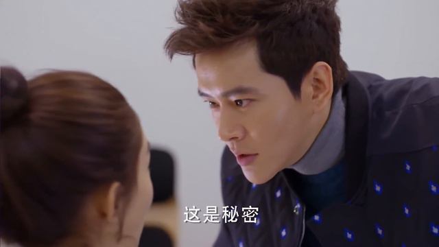 好兄弟和灰姑娘舉止親密，霸道總裁在一旁偷看忍不住瘋狂吃醋！🍑Chinese Dramas | 趙麗穎、張翰 смотреть онлайн