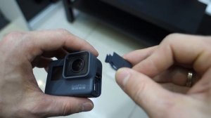 Снятие крышки сбоку под зарядку GoPro Hero 5/ Hero 6/ Hero 7 Black
