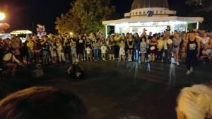 Брейк-данс под Prodigy возле Дюка.