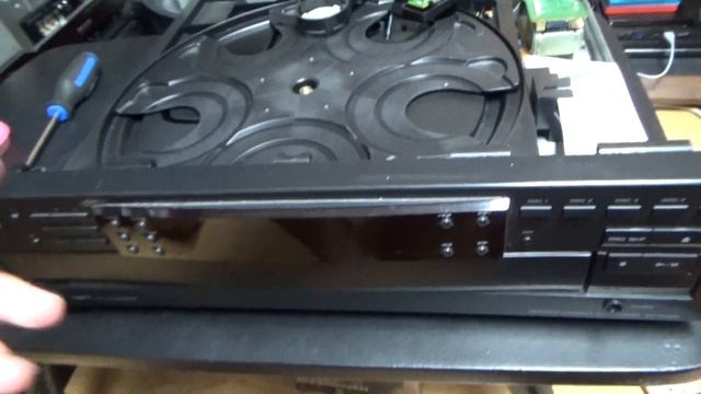 Kenwood DP-R4080 5 Disc carrousel CD changer and other stuff смотреть онлайн