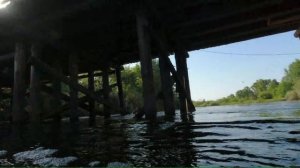 Неудачная попытка прохождения Макаровского моста на реке Пра вдвоём на сапборде