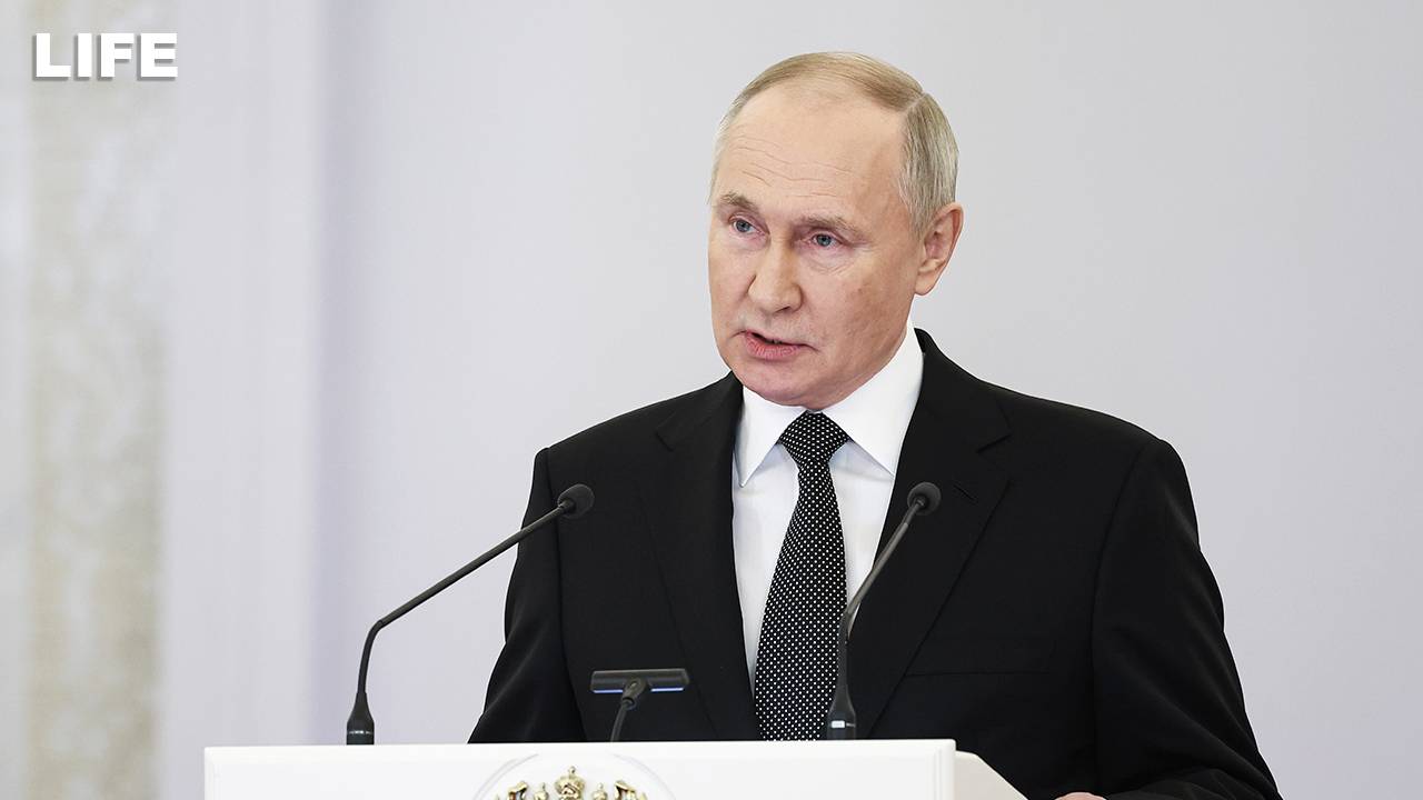 Путин проводит встречу с получателями арктической ипотеки