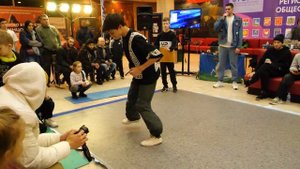 отбор 14-15 bboy Kesl vs Рони vs Shaker - брейкданс чемпионат г.Одинцово