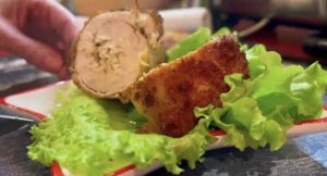Куриные рулетики с творогом. Супер вкусные рулетики из курицы.