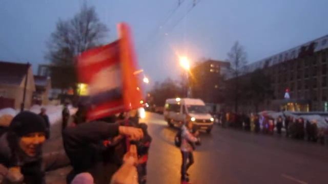 Олимпйский огонь в Ижевске! Ул. Пушкинская (в сторону ул. Кирова) смотреть онлайн
