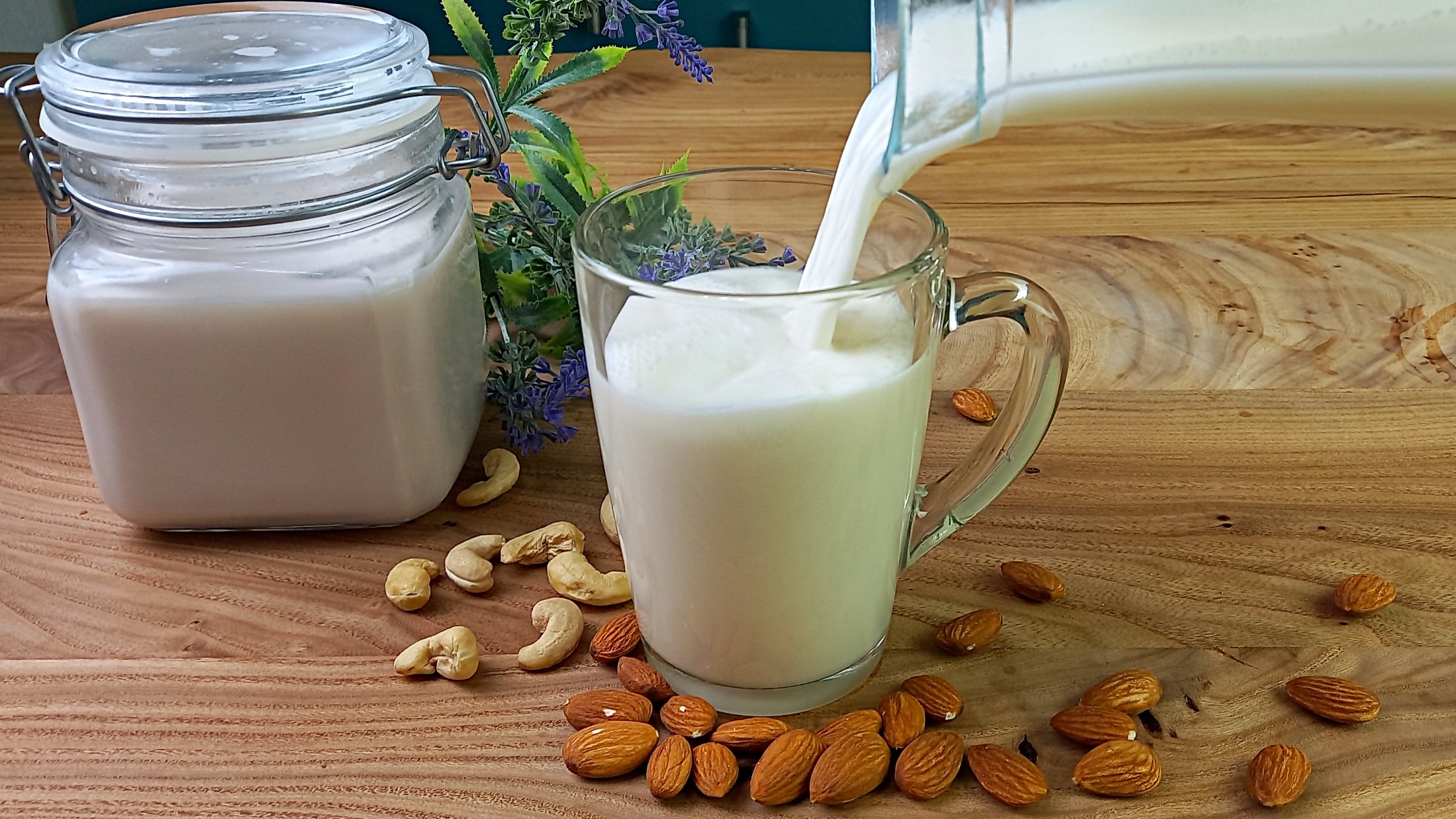 Домашнее ореховое молоко. 3 простых рецепта. Без лактозы.