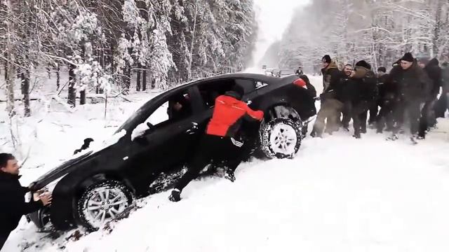 Взаимовыручка  РУССКИЕ непобедимы