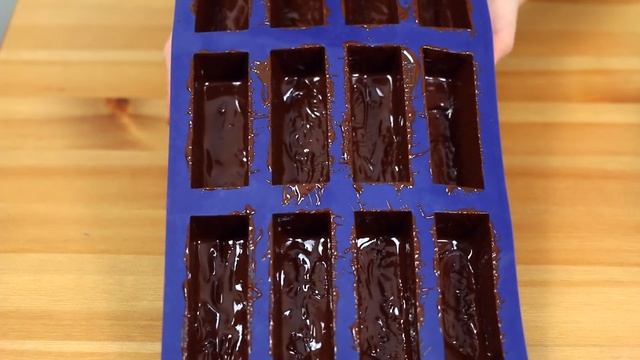 Глазированные сырки в домашних условиях / Сырки с вареной сгущенкой в шоколадной глазури смотреть онлайн