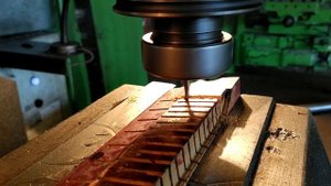 Заемная механика и деревянная клавиатура на старой тульской гармони | реконструкция гармони