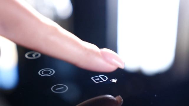 Видеообзор на электрическую варочную панель MAUNFELD CVCE453BDBK смотреть онлайн