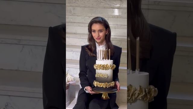 Дарю два подробных видео-рецепта тортов Сливочная малина и Черныи лес 😍