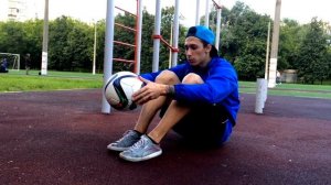 УРОК №1 | УЧИМСЯ ЧЕКАНИТЬ МЯЧ | ЖОНГЛИРОВАНИЕ | HOW TO JUGGLE? +ENG SUB