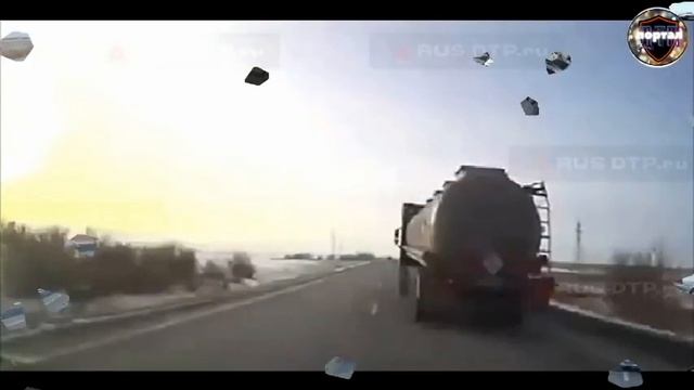 Умереть в своей полосе: момент смертельной аварии в Оренбургской области смотреть онлайн