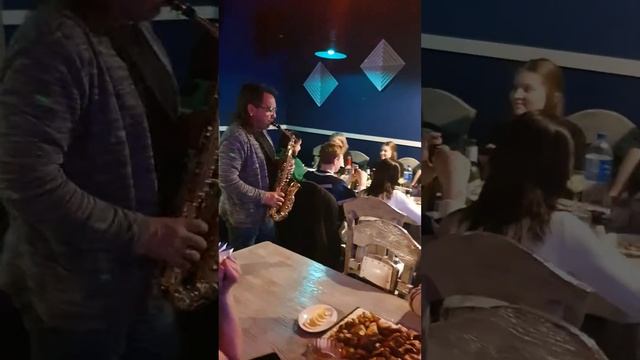 Михаил Чутко соло на саксофоне в ресторане г.Сергиев посад смотреть онлайн