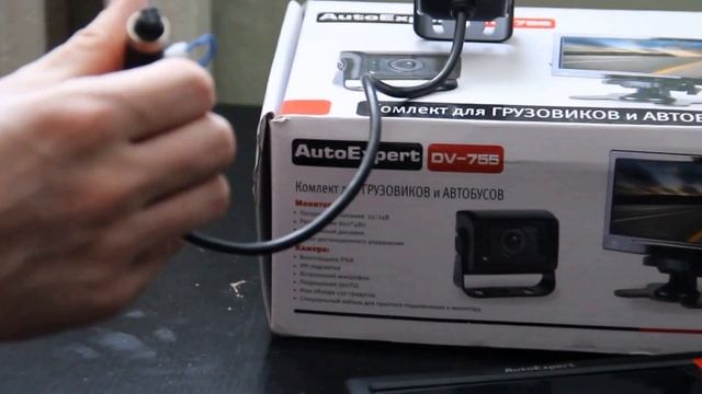 Обзор телевизора (монитора) с камерой для автобусов и грузовиков AutoExpert DV 755 смотреть онлайн