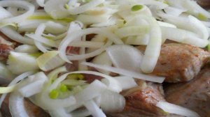 Свиные ребра тушеные