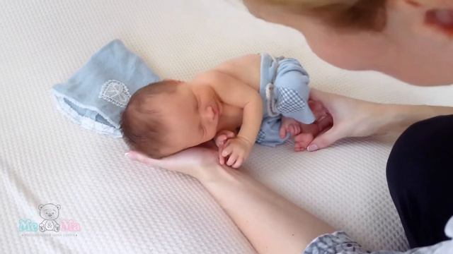 Фотосессия новорожденного -  фотограф Ирина Липова. Me&Ma Newborn Photography
