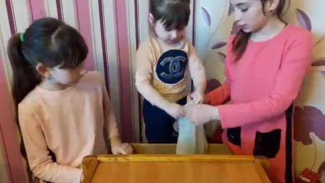 Разбор подарков к 8 марта ! смотреть онлайн