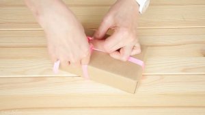 Как завязать бант из ленты на подарочную коробку