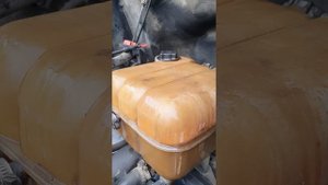 Завели двигатель на Volvo FH,троит и выкидывает антифриз через расширитель.