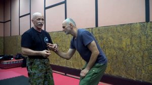 Штурмовой бой: система активной обороны. Валерий Крючков.