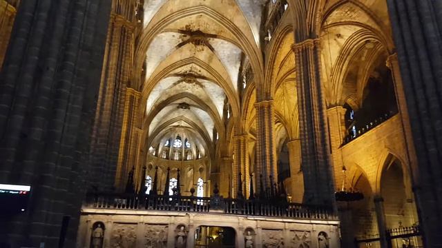 Кафедральный Собор Барселоны - июнь 2017 смотреть онлайн