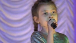 Песня "Ромашка" в исполнении Василисы Рева 20210429NbDk06