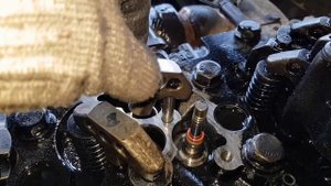 DAF 105 стук в двигателе ( бубнит в воздушный фильтр )