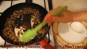 Говяжий язык запеченный с грибами "под шубой"
