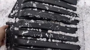 Лопата для снега пластиковая особо-прочная.