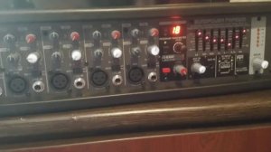 Микшер Behringer Europower PMP550M

Обзор