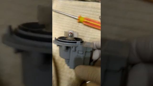 Ремонт сливного насоса (помпы) стиральной машины смотреть онлайн