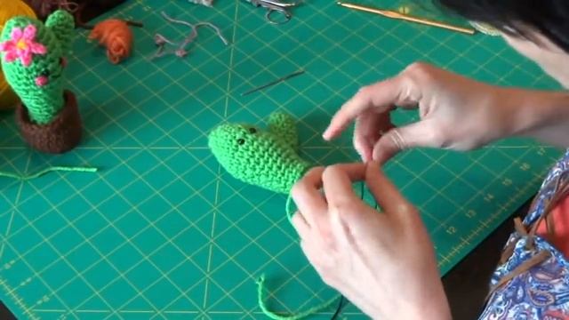Amigurumi Cactus in a Pot - Pin Cushion Crochet Pattern & Tutorial