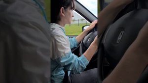 Автошкола Простые видео Девушка на LADA GRANTA