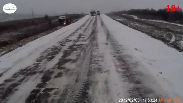 Скользко или как НЕ надо делать на дороге зимой смотреть онлайн