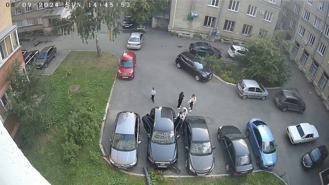 На парковке ударили машину