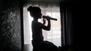 Загребина Аделия (6 лет ) и мама поют.Ты моя. Всех мам с 8 марта!