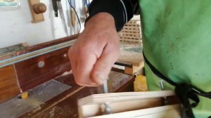 Изготовление боковой планки рамки на фрезере из отходов.