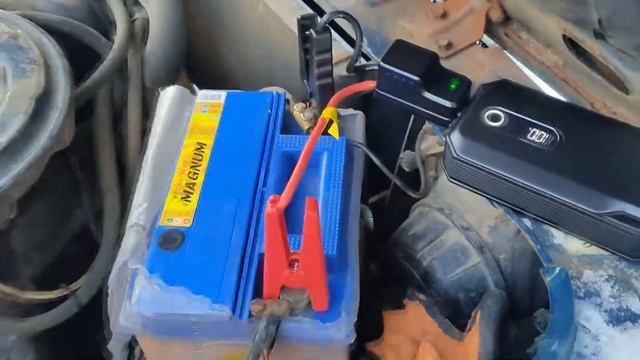Заводим классику ВАЗ 2104 при помощи Jump Starter от Bazeus после недельного простоя на морозе! смотреть онлайн