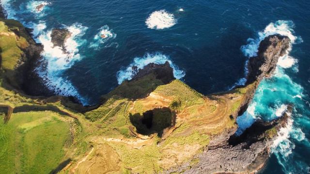 Aerial view of Buraco De S. Pedro | Azores  | 4k смотреть онлайн