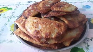 Приготовление домашних  сочных  Чебуреков из Заварного Теста на воде и фарша мяса с кабачком.