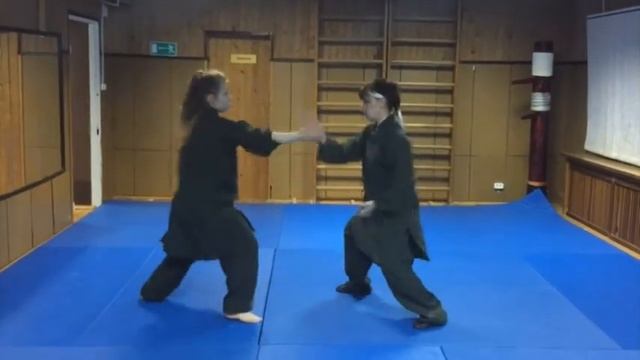 Клуб боевых искусств "Парящий Журавль" смотреть онлайн