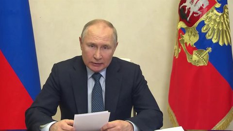Владимир Путин провел совещание, где отметили стабилизацию ситуации в экономике РФ