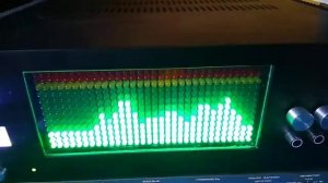 Анализатор спектра 32х13 (аналоговый с динамической индикацией), встроенный в усилитель Сухова 2*30