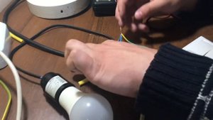Как подключить два светильника одного выключателя