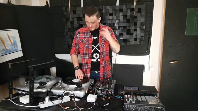 ПростыеСкрейтчи#3 под Drum&Bass смотреть онлайн