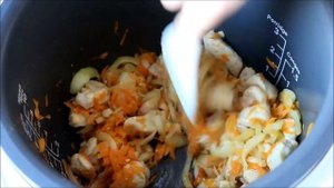 Гуляш из курицы в мультиварке — видео рецепт